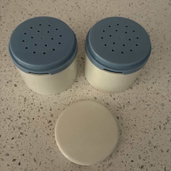 Vintage Tupperware Stackable Salt and Pepper Shakers - Picture 4 of 10